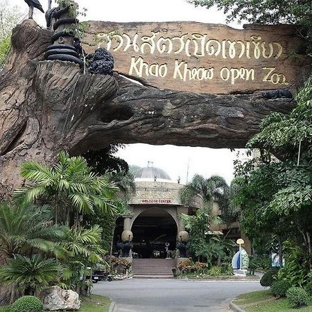 Oyo 536 Reuan Kanthima Ban Laem Chabang Buitenkant foto