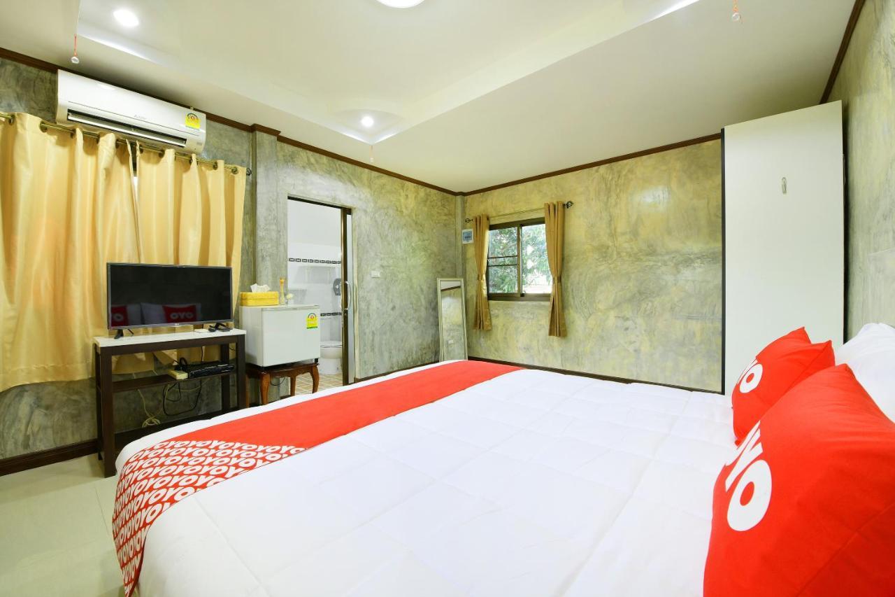 Oyo 536 Reuan Kanthima Ban Laem Chabang Buitenkant foto