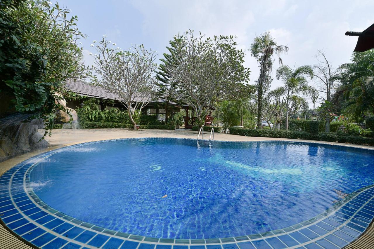 Oyo 536 Reuan Kanthima Ban Laem Chabang Buitenkant foto