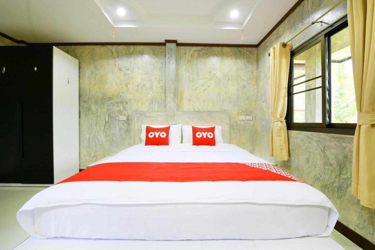 Oyo 536 Reuan Kanthima Ban Laem Chabang Buitenkant foto