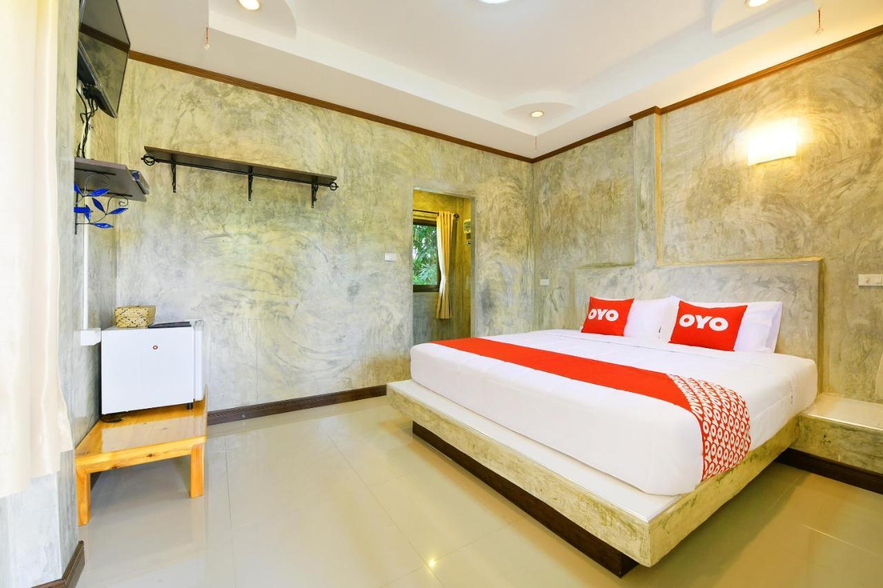 Oyo 536 Reuan Kanthima Ban Laem Chabang Buitenkant foto