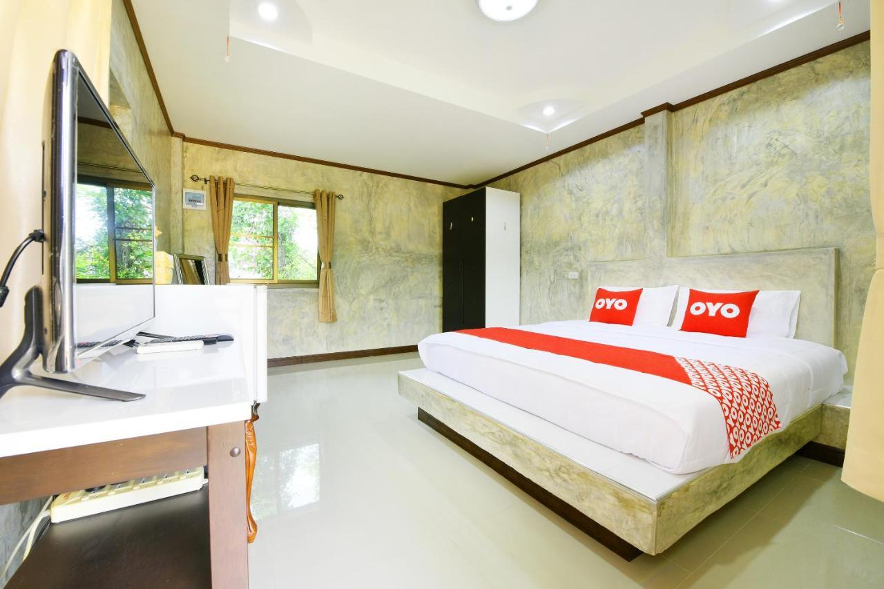 Oyo 536 Reuan Kanthima Ban Laem Chabang Buitenkant foto