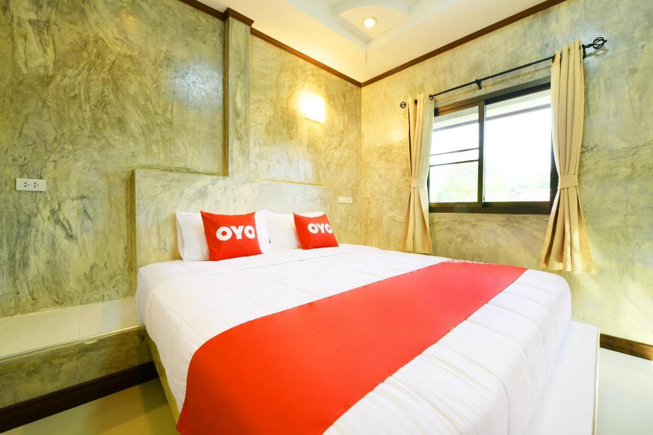 Oyo 536 Reuan Kanthima Ban Laem Chabang Buitenkant foto